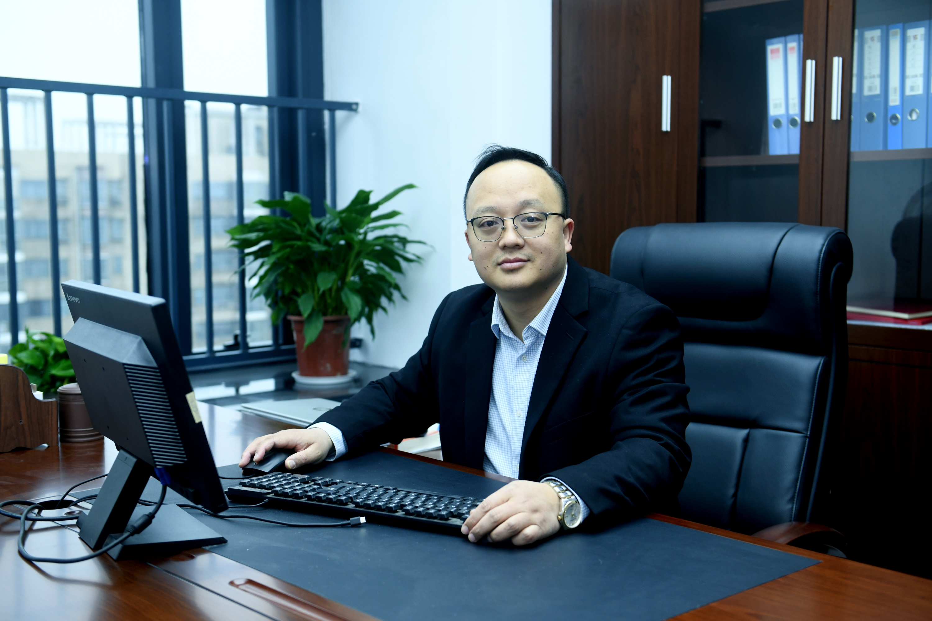 劉金華（黨委委員、副院長、副總經理）